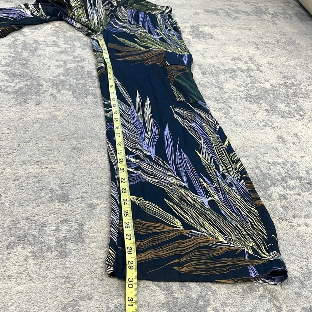 T TAHARI Printed Wide Leg Cargo Pants In Fan Print Tropical Hawaii Sz XS - Picture 12 of 13